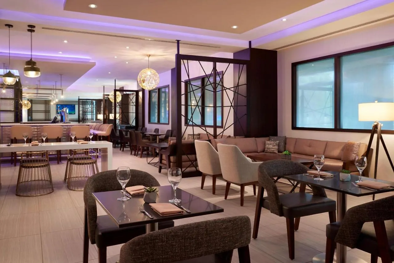 Toronto Airport Marriott Hotel 4*,
