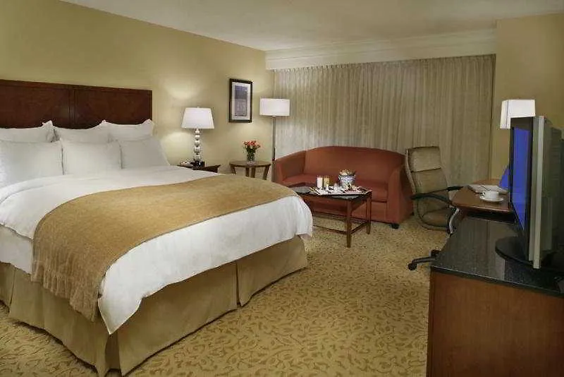 Toronto Airport Marriott Hotel 4*,
